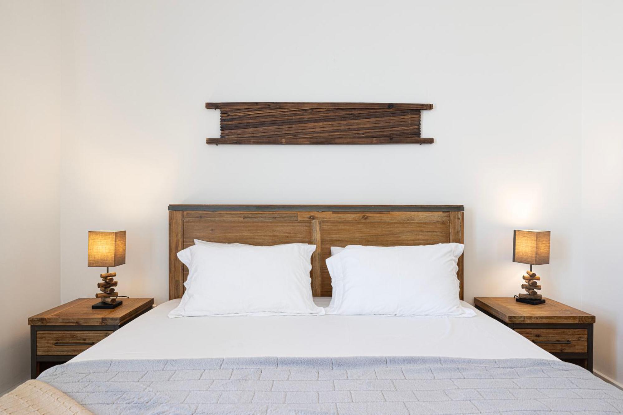 2 Bedroom Woodhouse By Blue Holidays Charjah