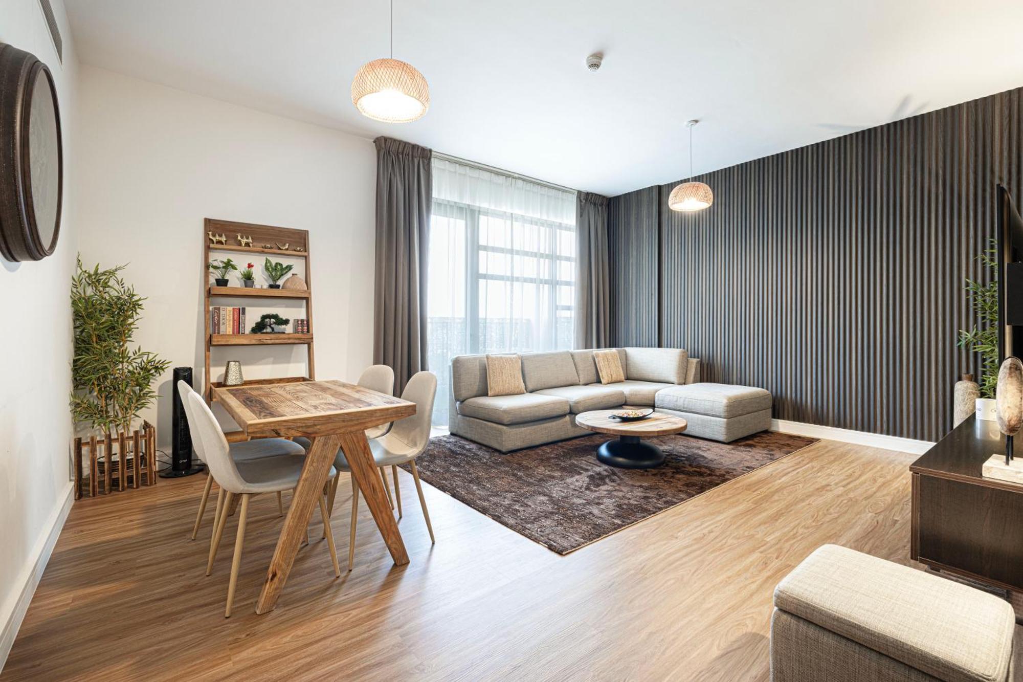 2 Bedroom Woodhouse By Blue Holidays * Charjah