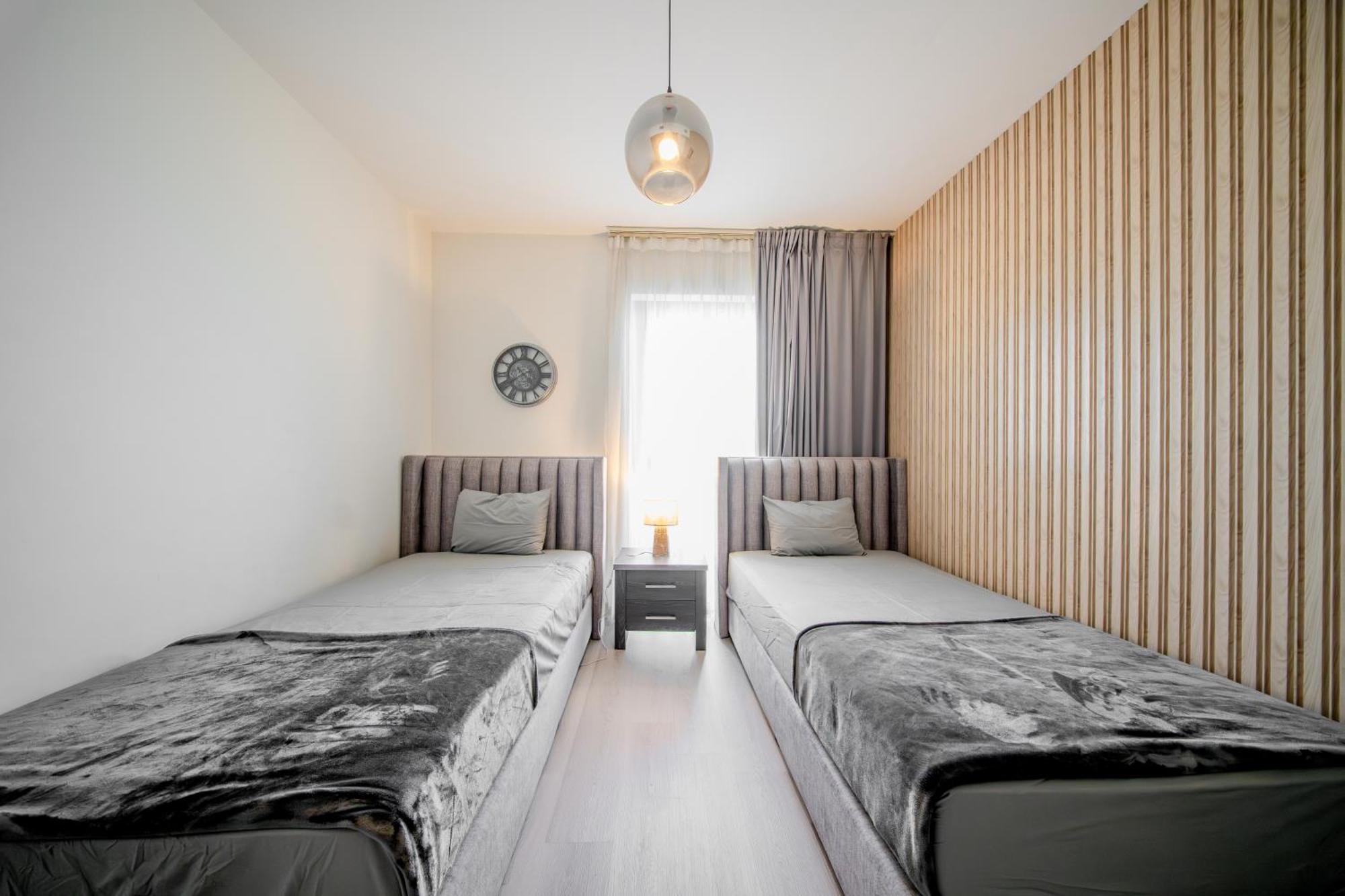 2 Bedroom Woodhouse By Blue Holidays * Charjah